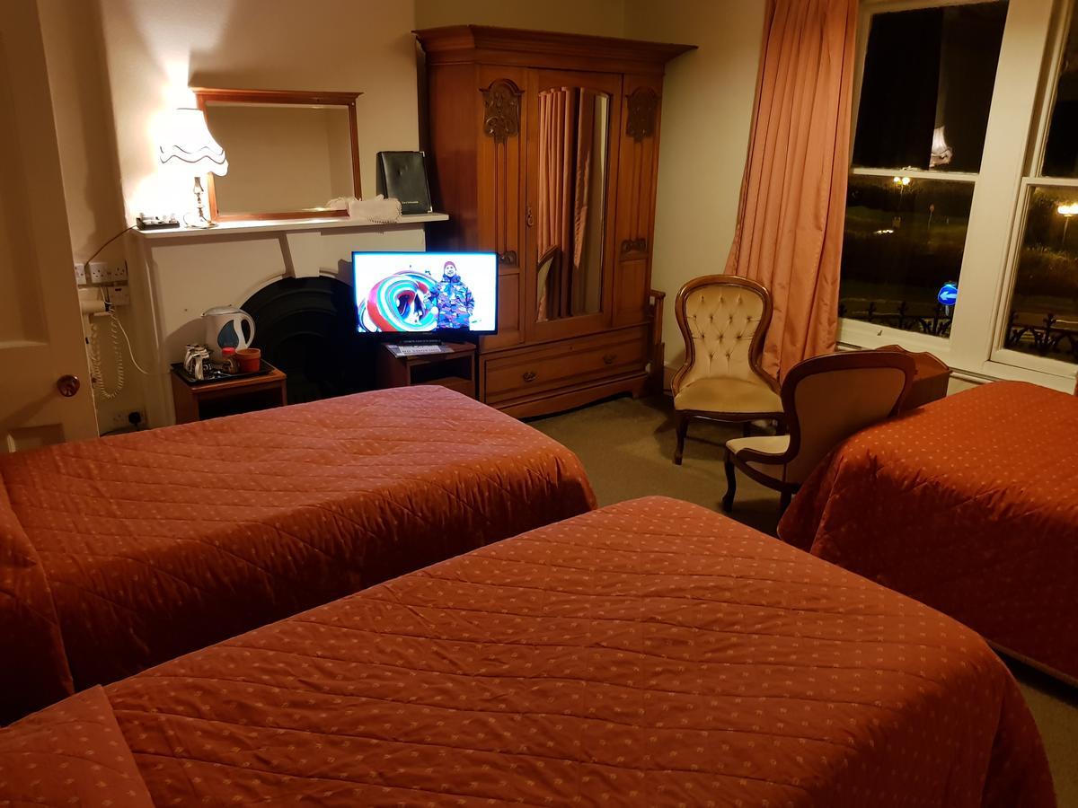 Menai Bank Hotel Caernarfon Ngoại thất bức ảnh